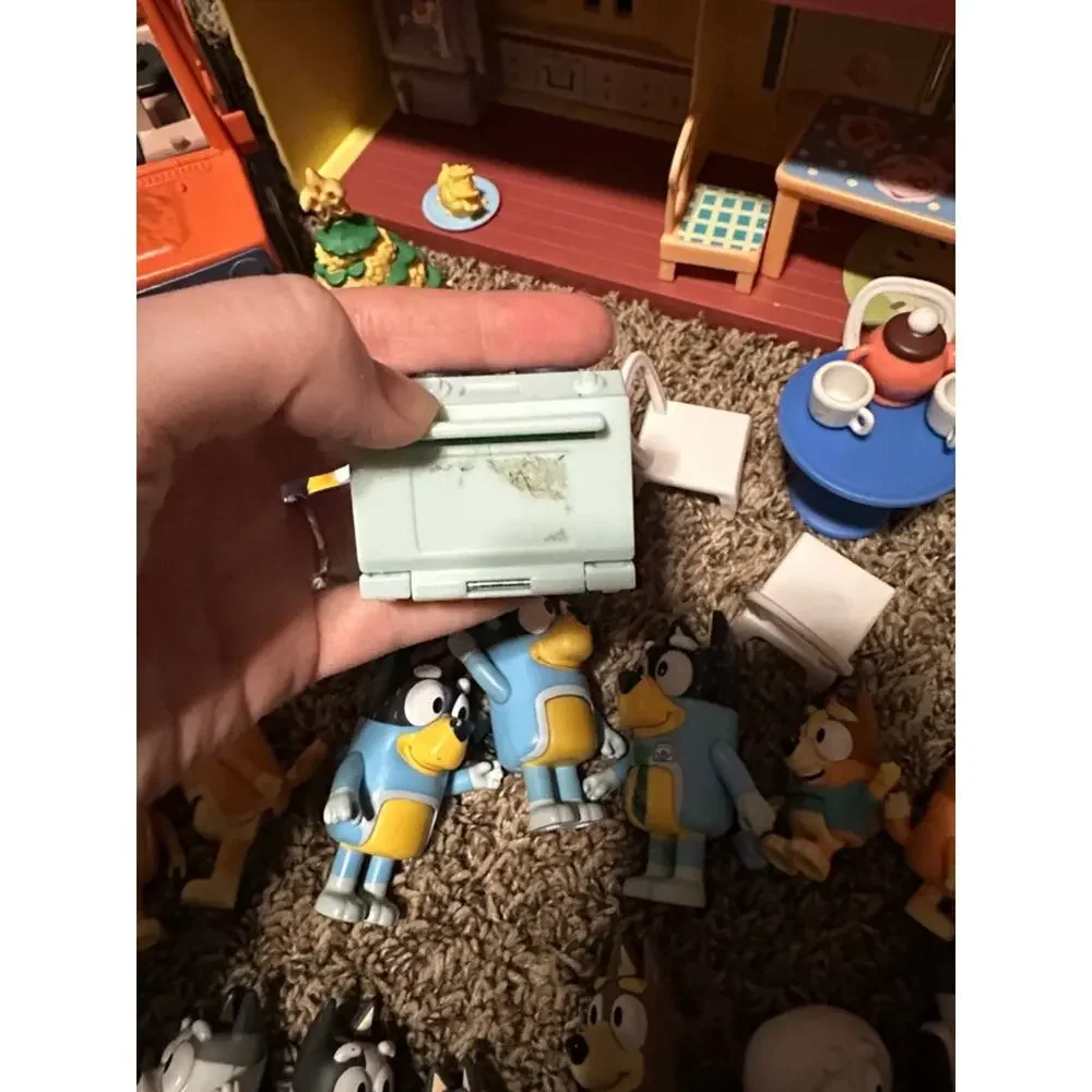 Well loved Bluey Play House and Accessories